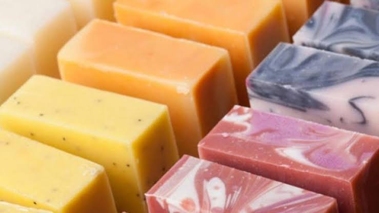 Soap Making for Beginners, Complete Step by Step Guide to Making and Selling Soap