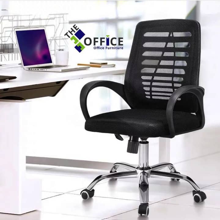 Victory R Swivel Office Chair- Black