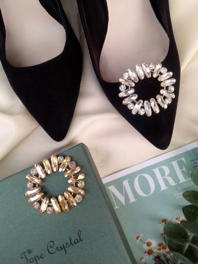 Crystal wreath shoe clips