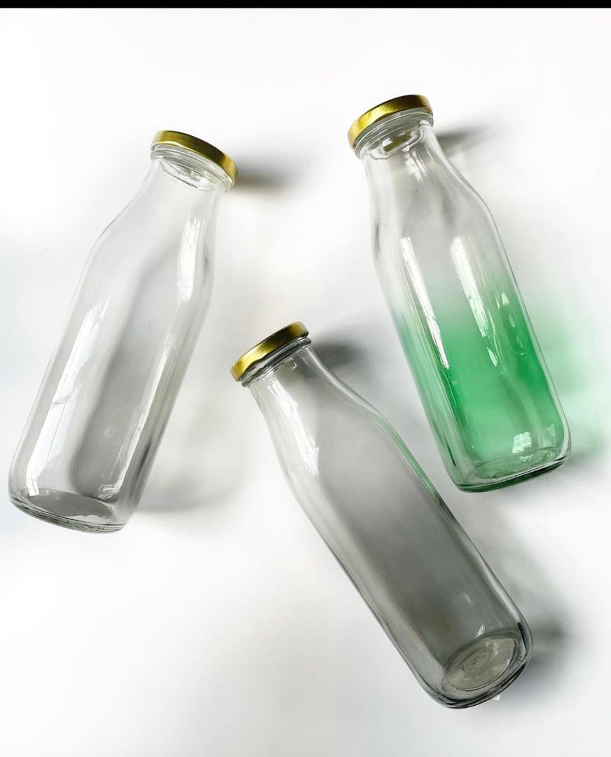 Carafe Bottles With Gold Lid