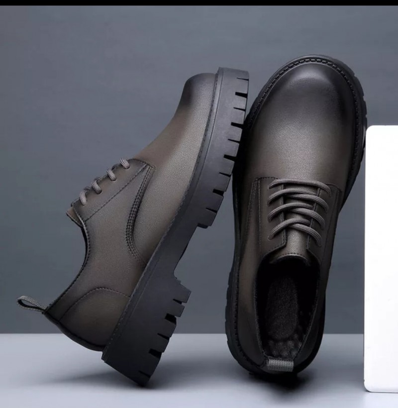 Retro Oxford Men's Shoe.