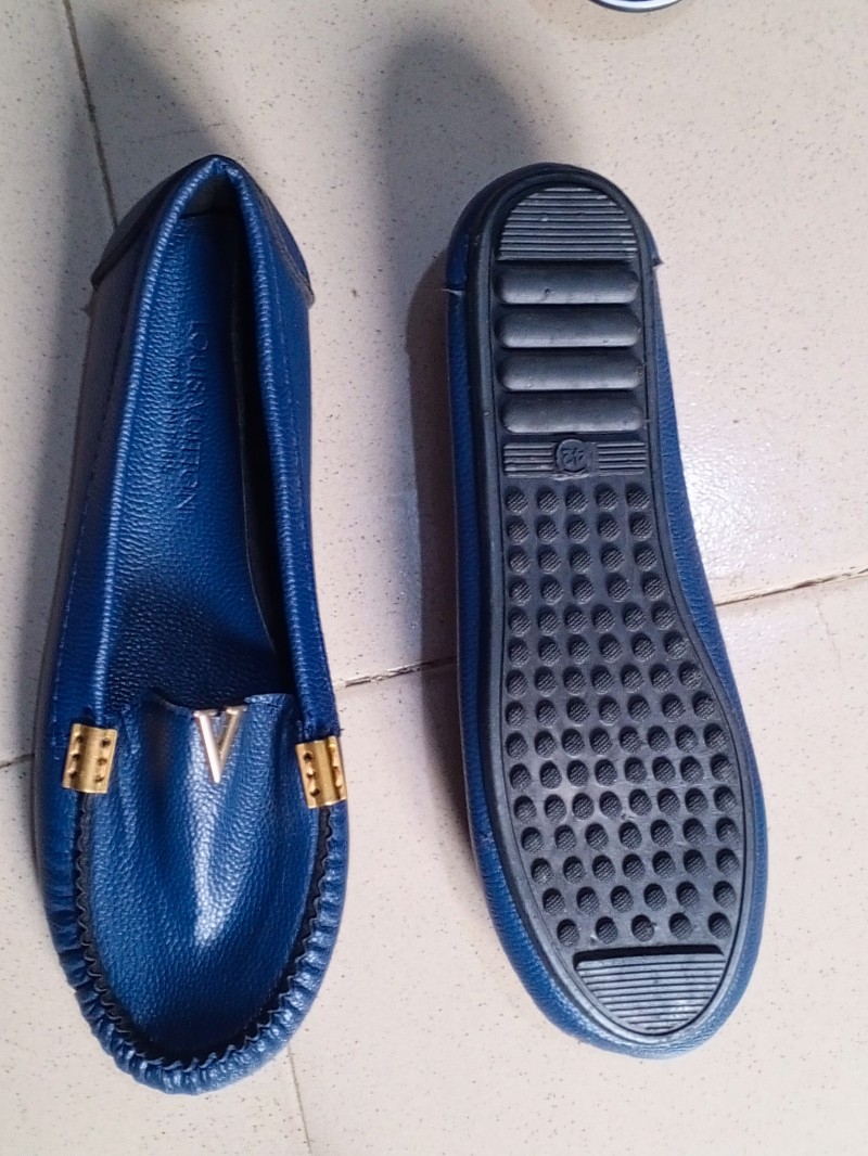 Ladies' flat shoes