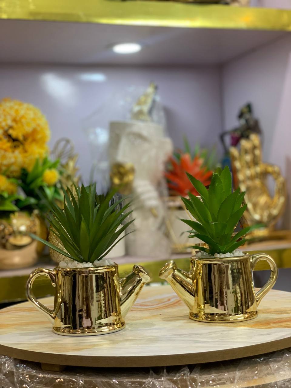 Gold kettle pot flower