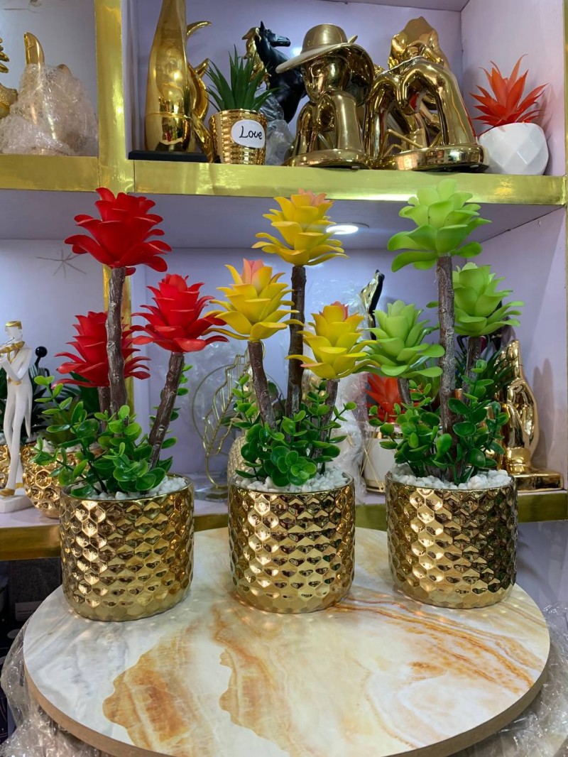 Square gold pot flower