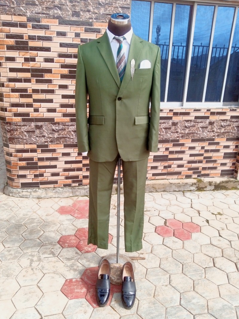 Regular notch collar suit