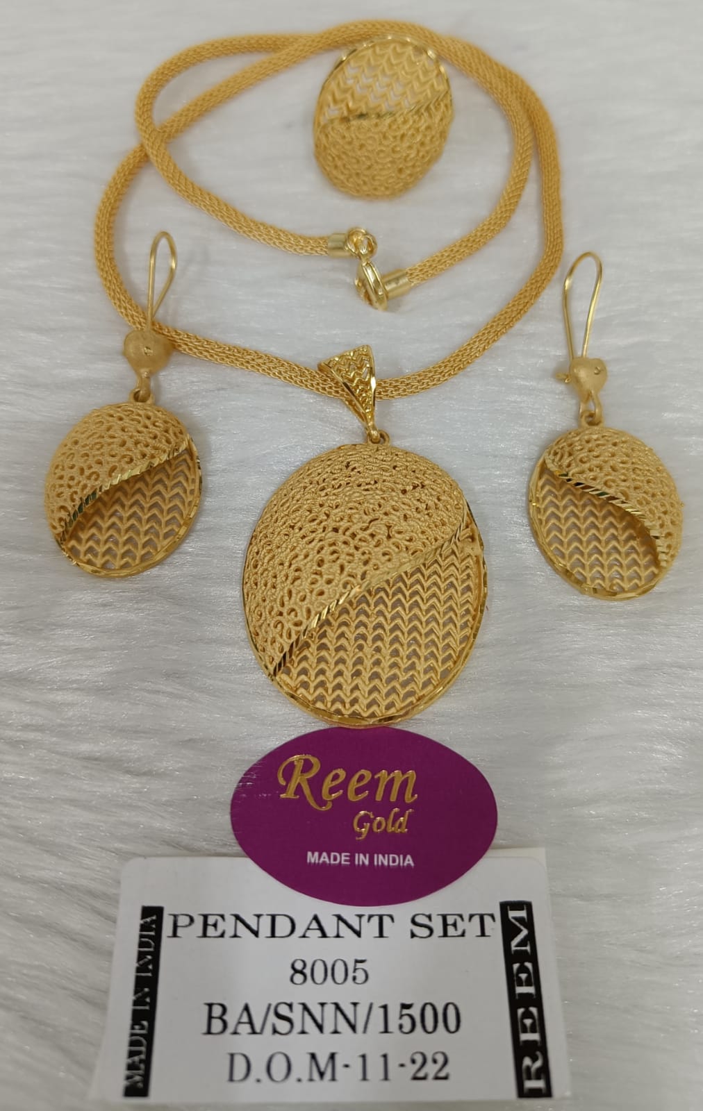 Gold-plated pendant sets