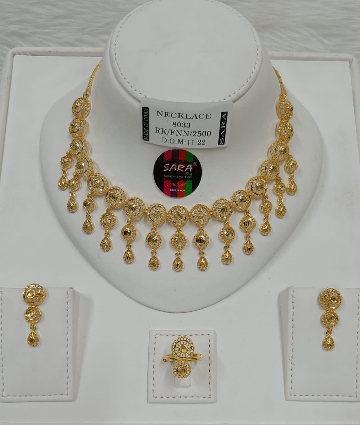 Lightweight Fancy Gold-plated necklace set