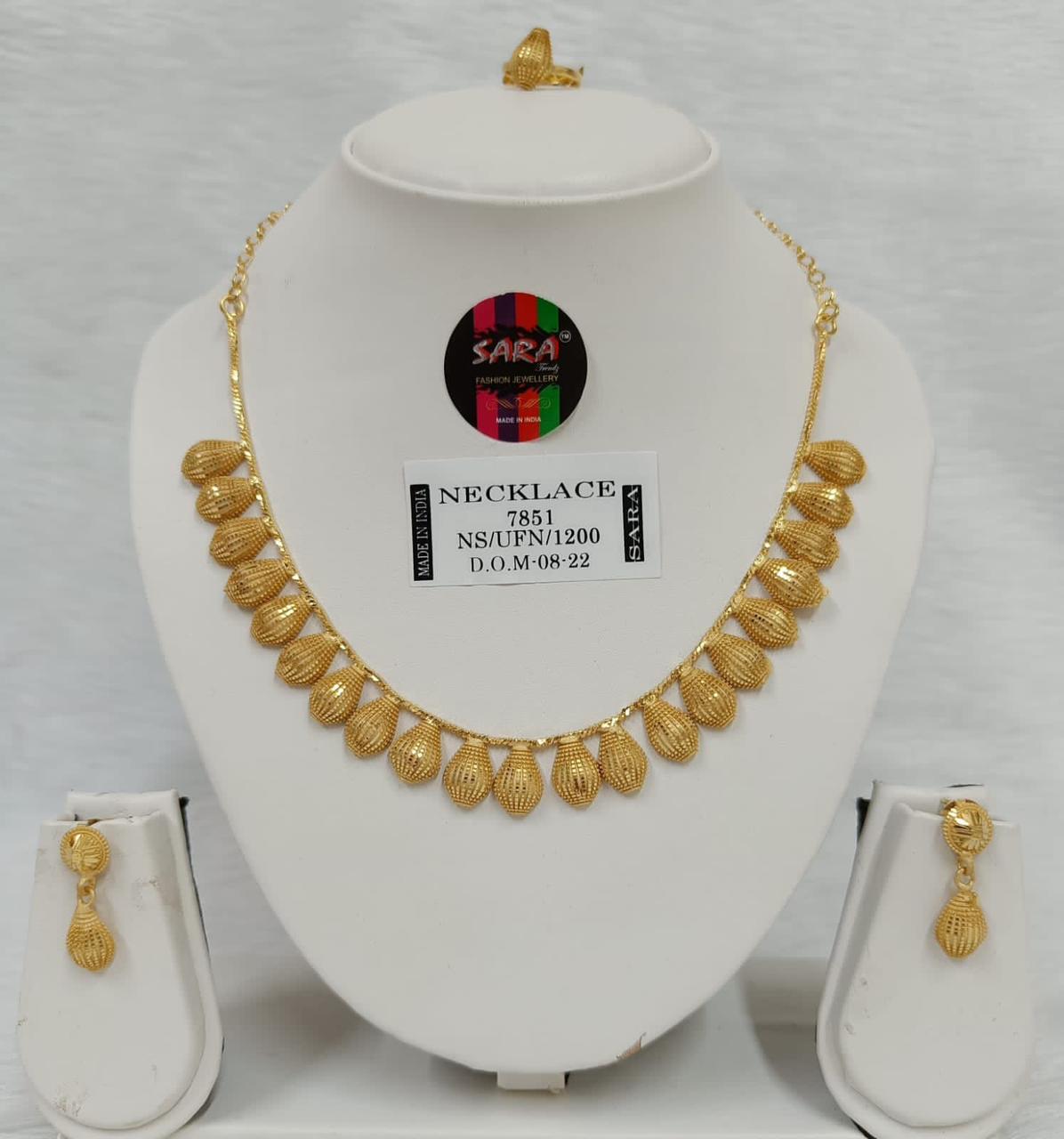 Single line gold-plated necklaces