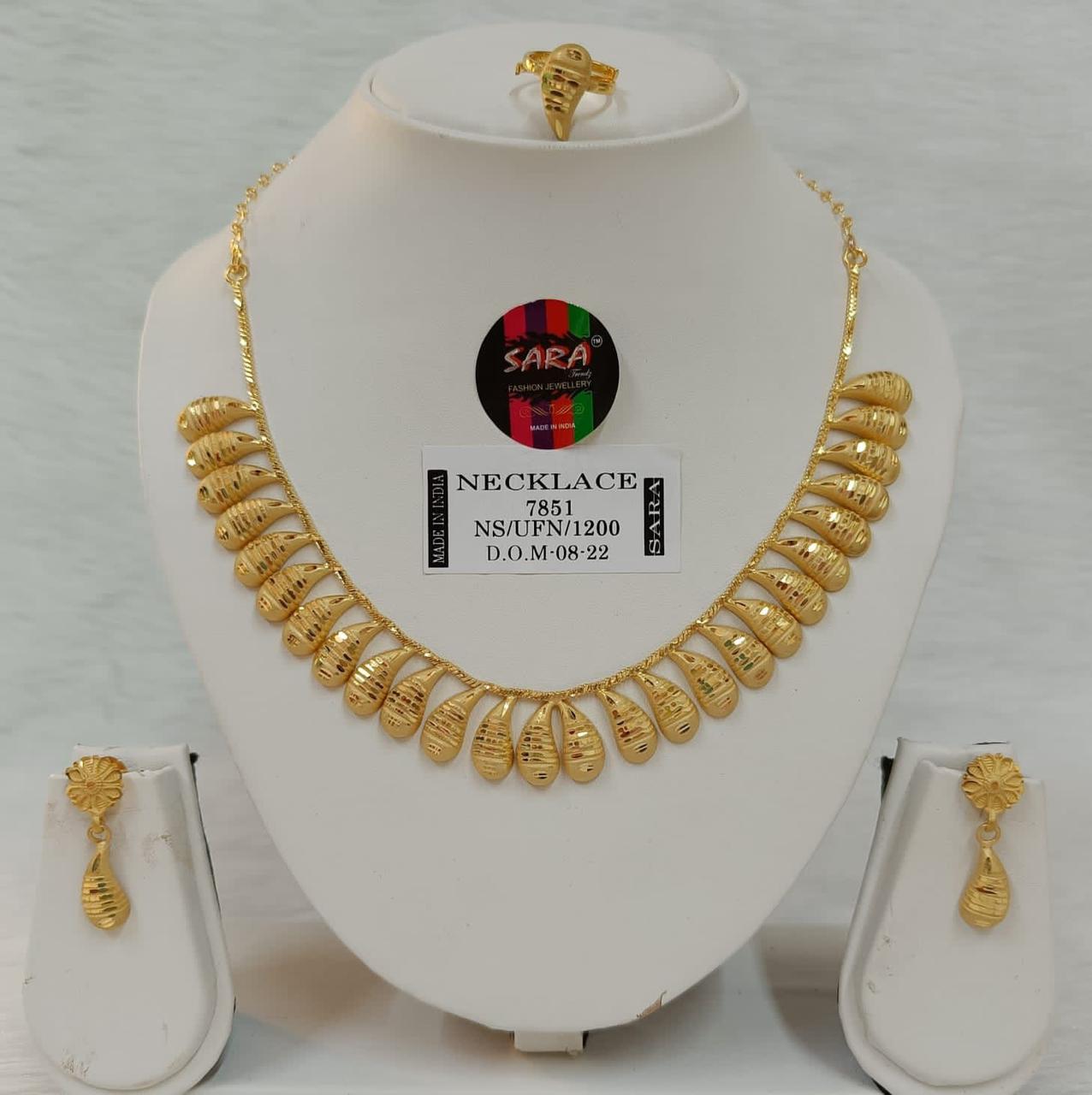 Single line gold-plated necklaces