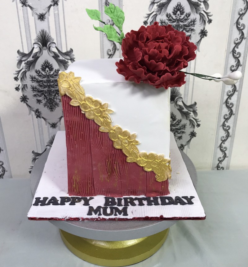 Decorate like Pro : Square Cake fondant decoration
