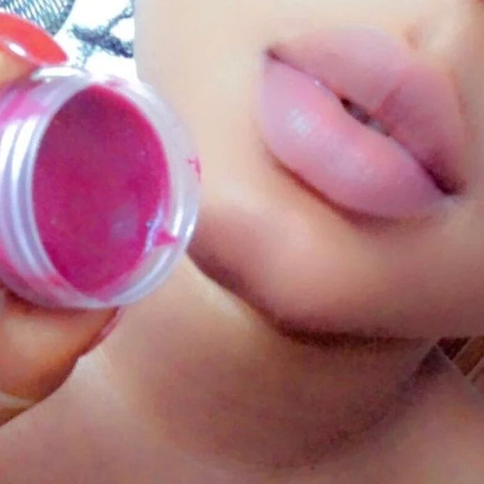 Start Your Own a Lipgloss Business And Make Cool Money As A Student Or Stay-at-Home Mum!