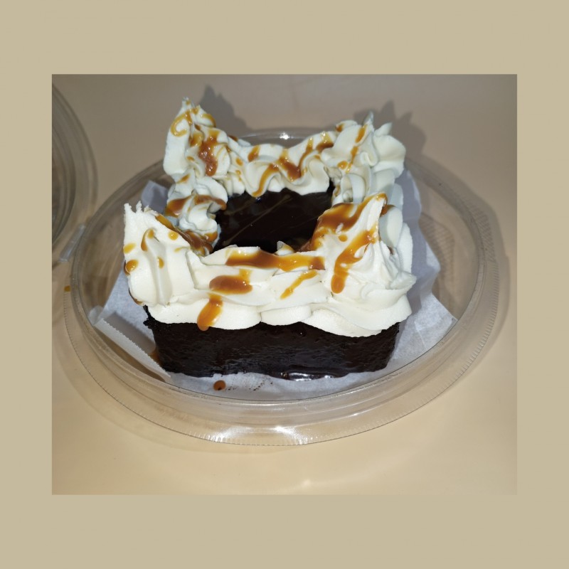 4inch Bento Chocolate Fudge Cake glazed with ganache, swiss meringue buttercream frosting, drizzled with caramel
