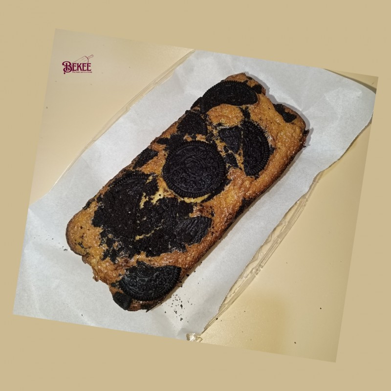 Large Oreo Cookie Loaf Cake (8×4×3inch)