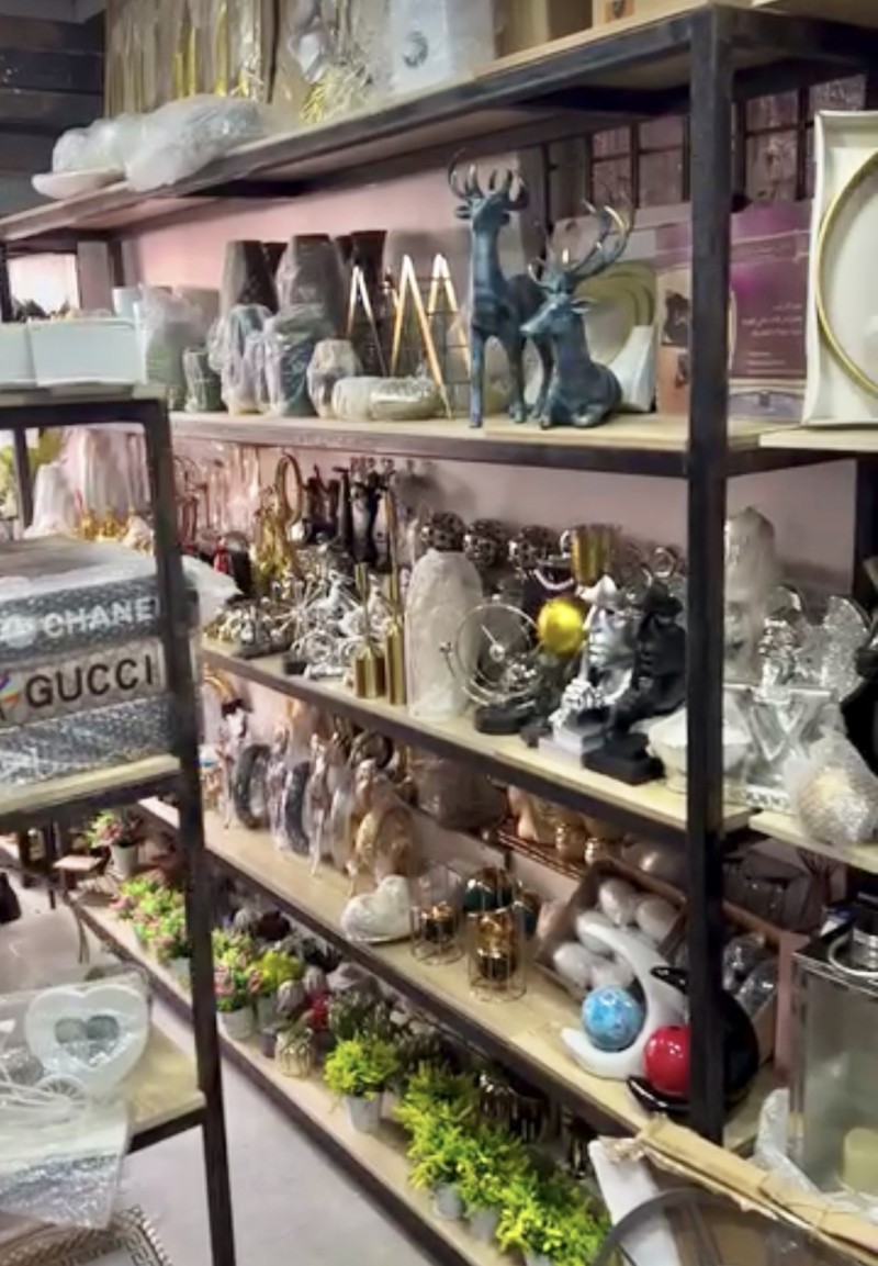 Interior decor, Home wares, Souvenirs, Live plants (combo)