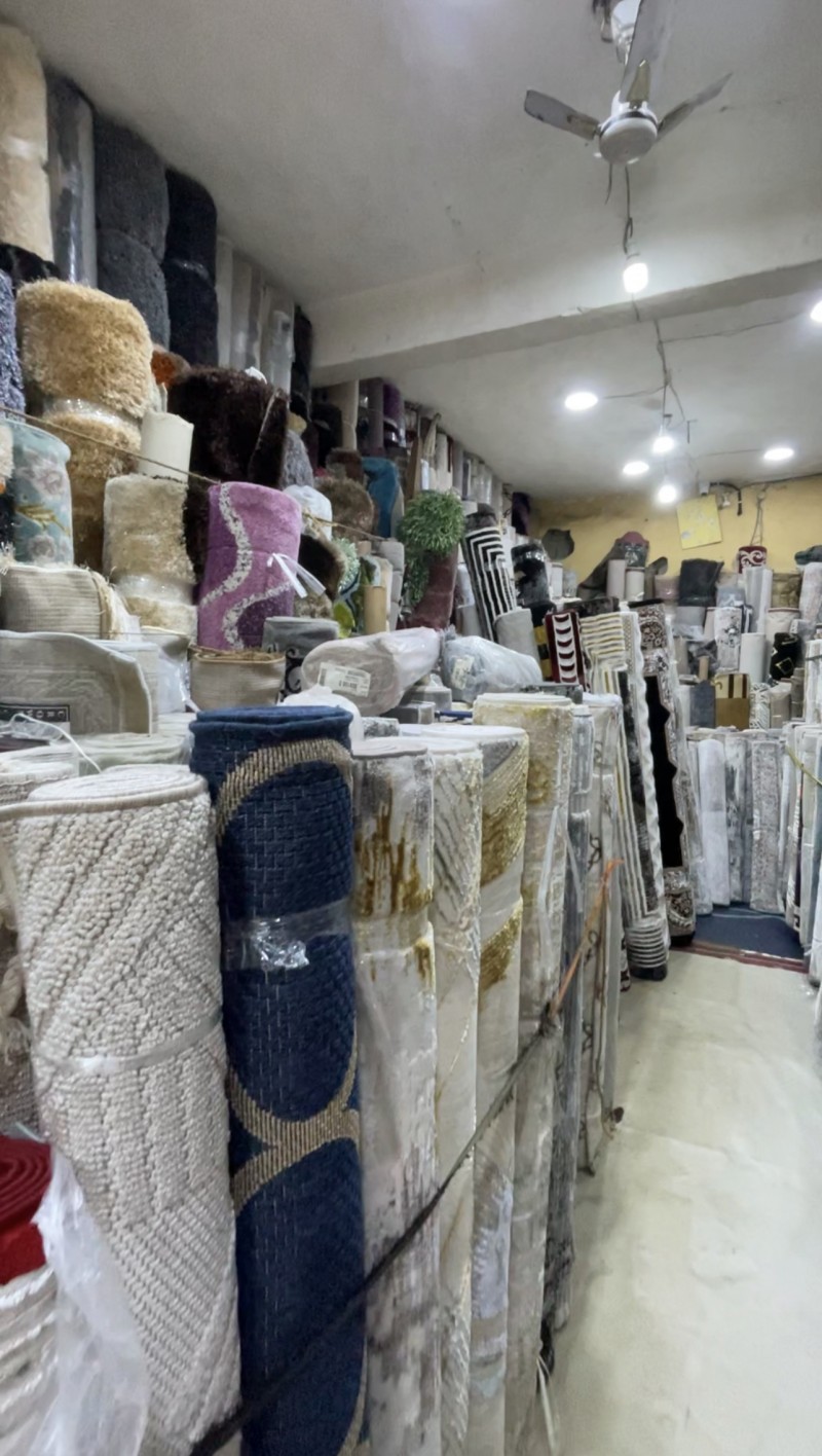 RUG VENDOR