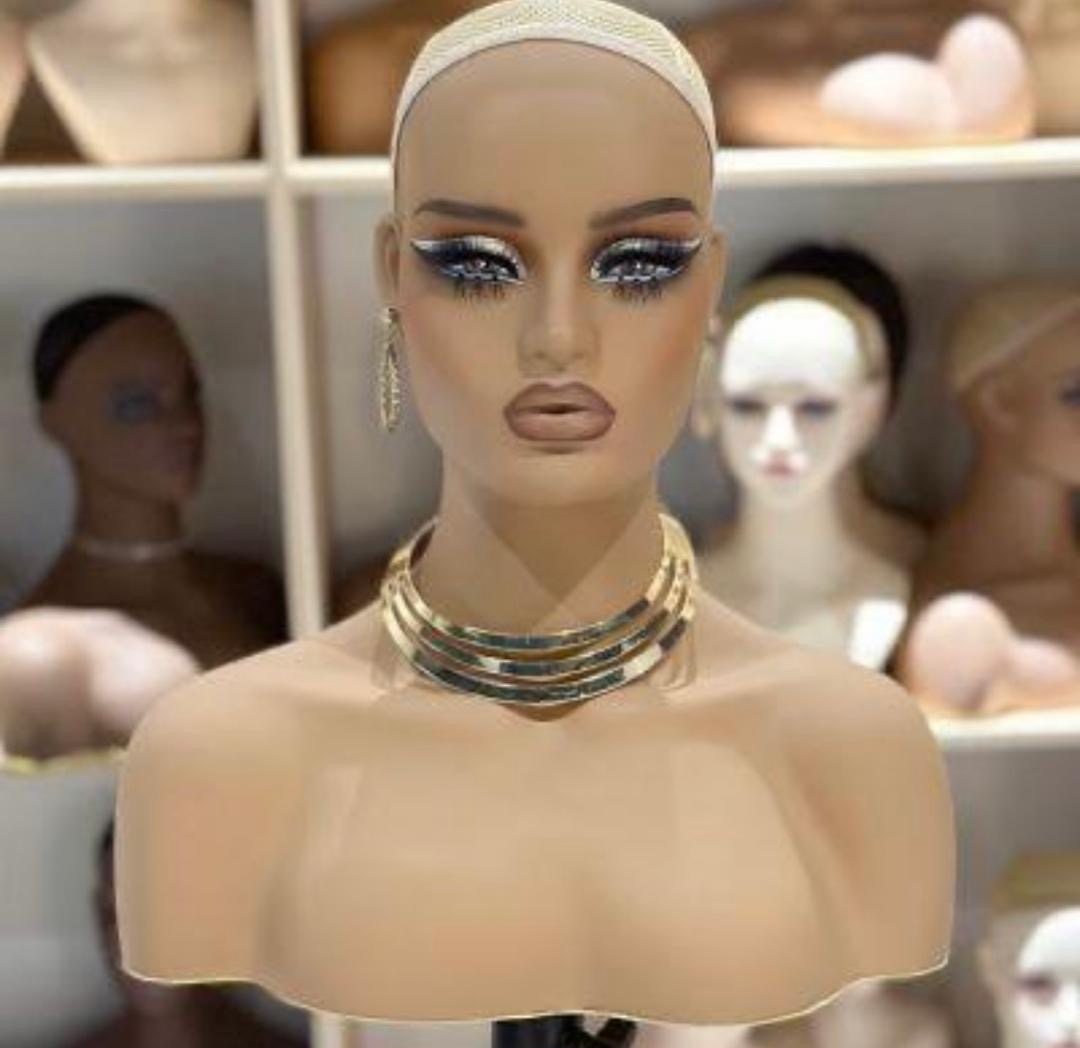 Mannequin Vendor