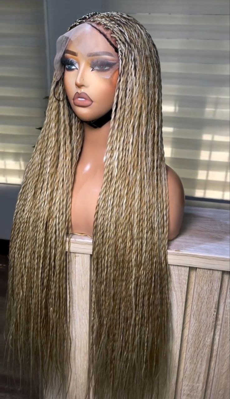 Wig Fiona- Loose braids