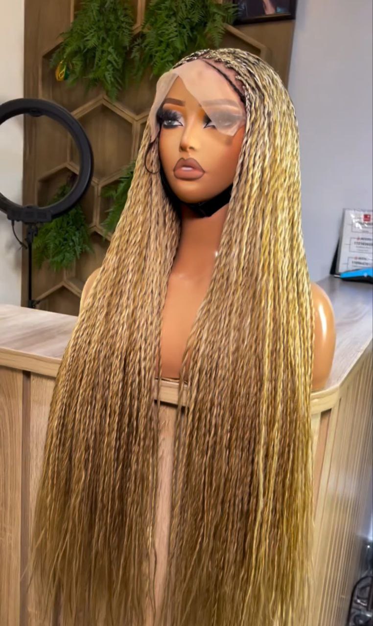 Wig Fiona- Loose braids