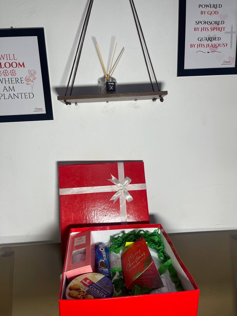 30 DAYS OF CHRISTMAS GIFT BUNDLES