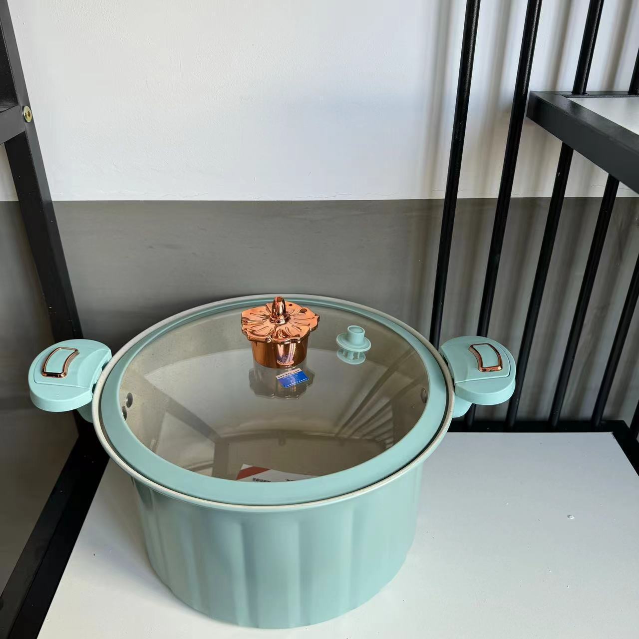 Enamel Roman pressure pot