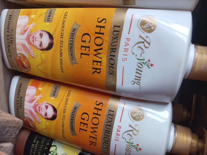 Reyoung Shower Bath with Honey