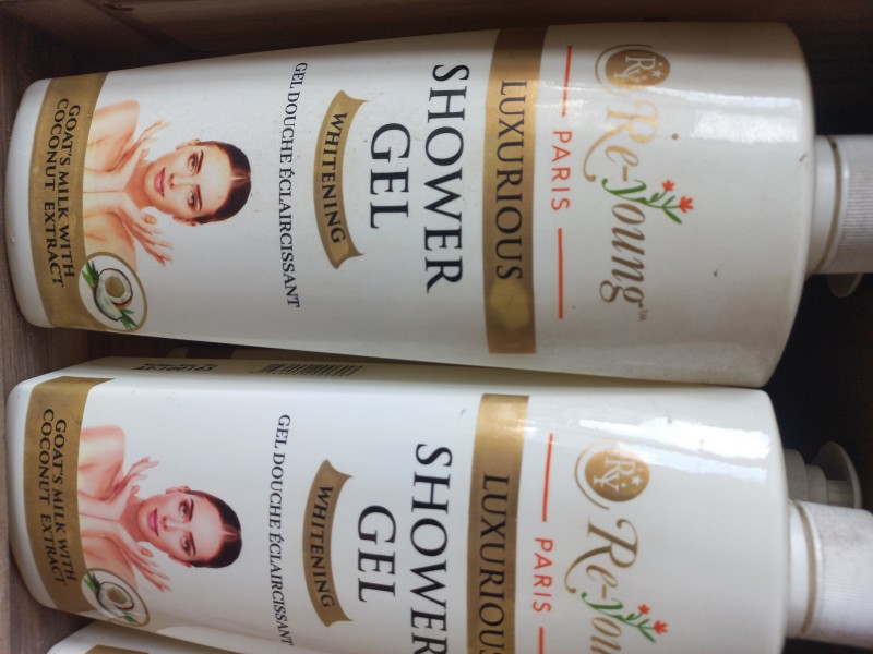 Reyoung Shower Bath with Goat Milk Extract