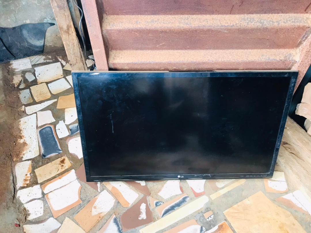 32inch plasma TV for sale