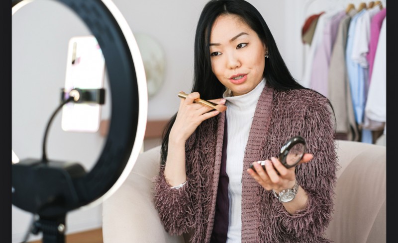 EARN FROM TALKING TO LONELY FOREIGNERS