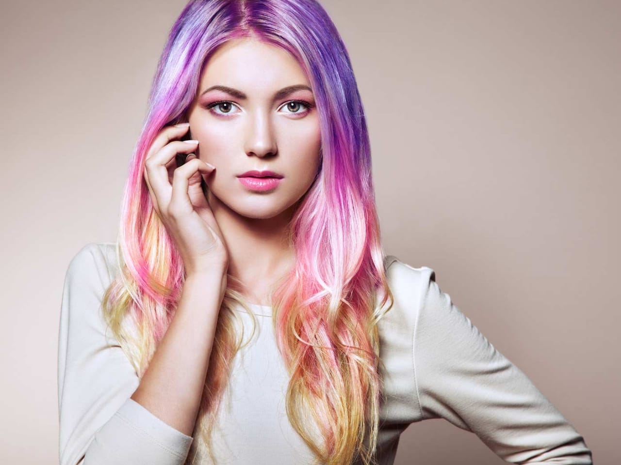 Become an International Model With Fastdeals Advertising