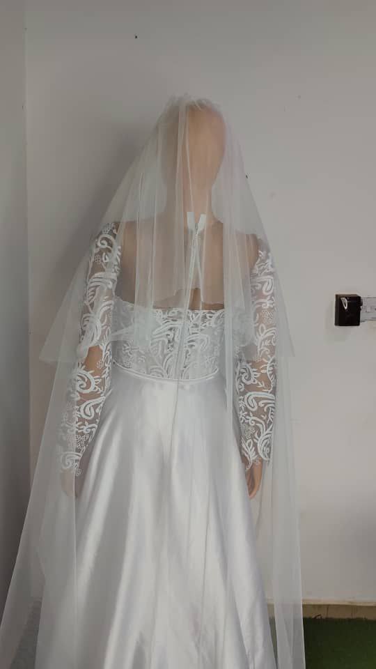 Corset Wedding/bridal Dress (With Detachable Train and Veil)