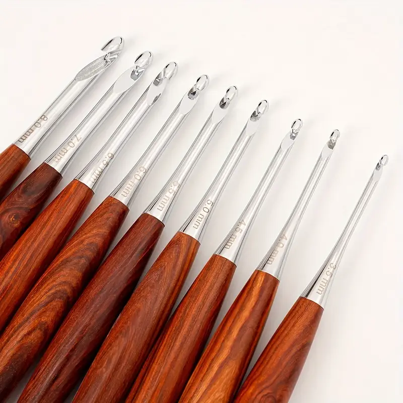 Premium 9-Piece Crochet Hook Set with Wooden Handles & Leather Case | Comfortable Ergonomic Crochet Tools