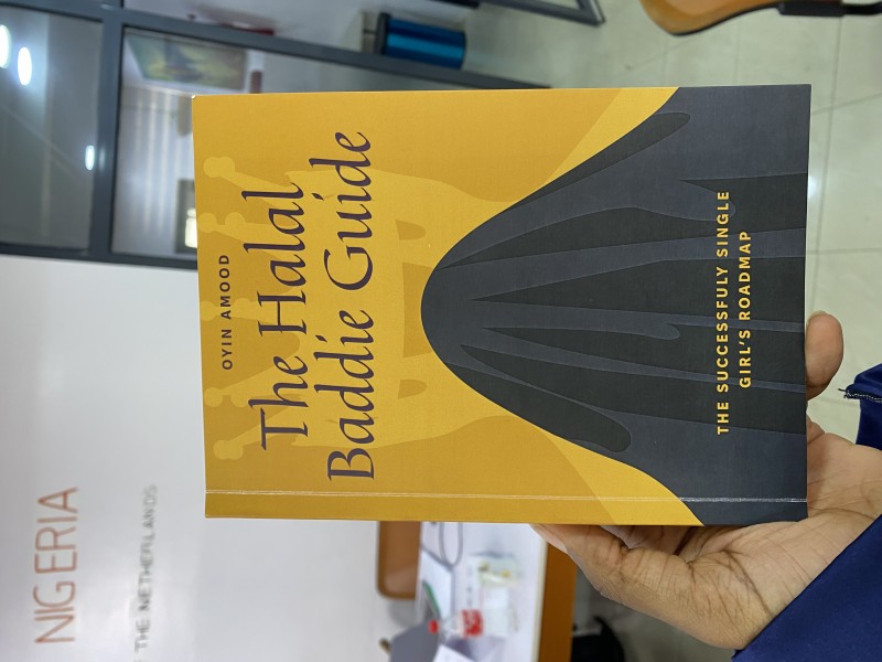 THE HALAL BADDIE GUIDE (HARDCOPY)