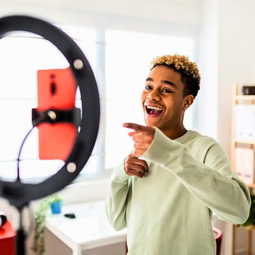 Dominate 2025: Become a High-Paying Content Creator.