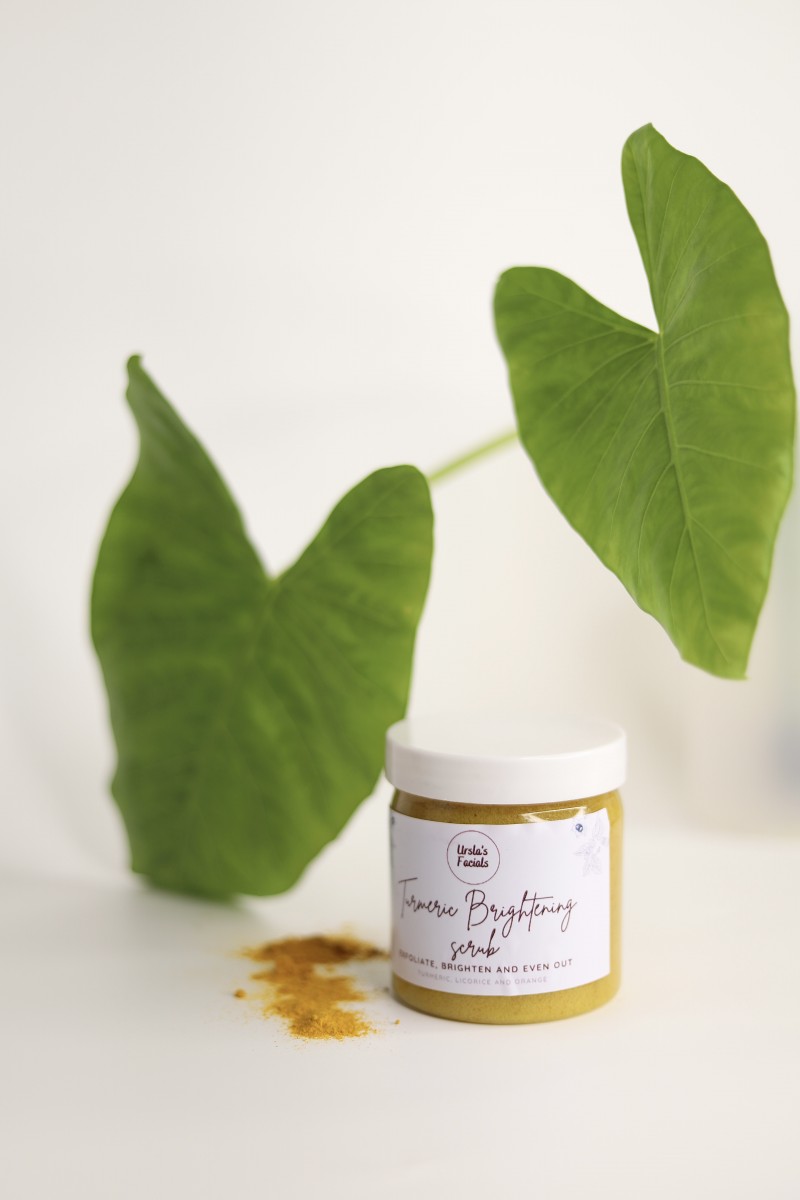 TURMERIC BRIGHTENING SCRUB