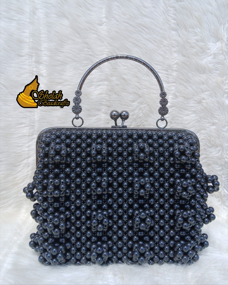 QUINN Clutch B Purse