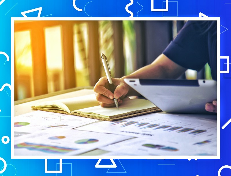 Professional Copywriting (Turn Strangers To Loyal Customers)