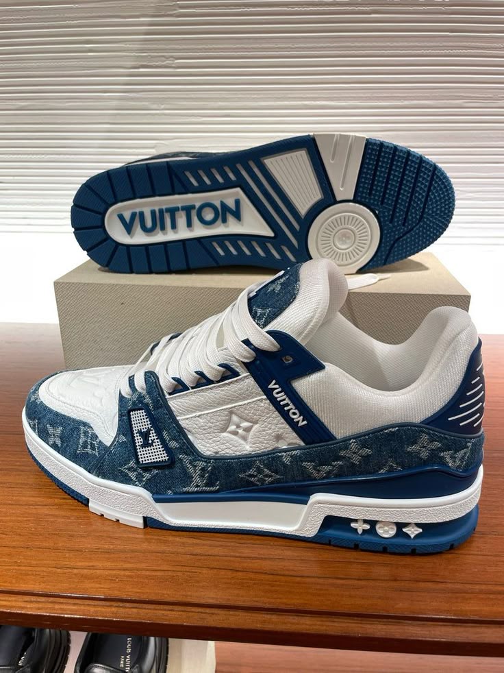 LV Trainers blue & white